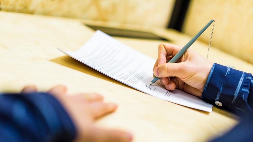 la période d'interdiction temporaire d'activités est