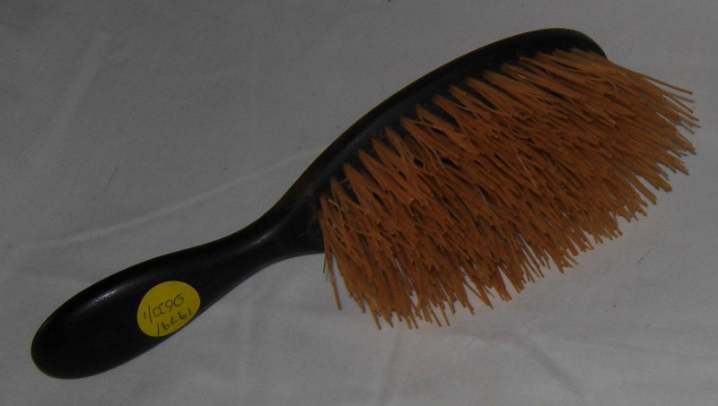 Brosse en os de baleine
