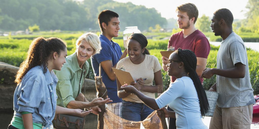 La capacité de communiquer avec les gens est importante dans le bénévolat.