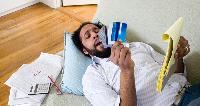 Les huissiers de justice ont-ils le droit d'arrêter une carte de paye?