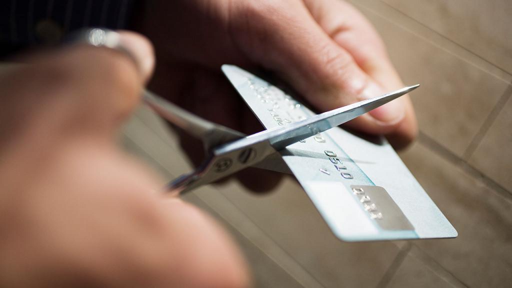 Les huissiers peuvent-ils arrêter complètement une carte de salaire?