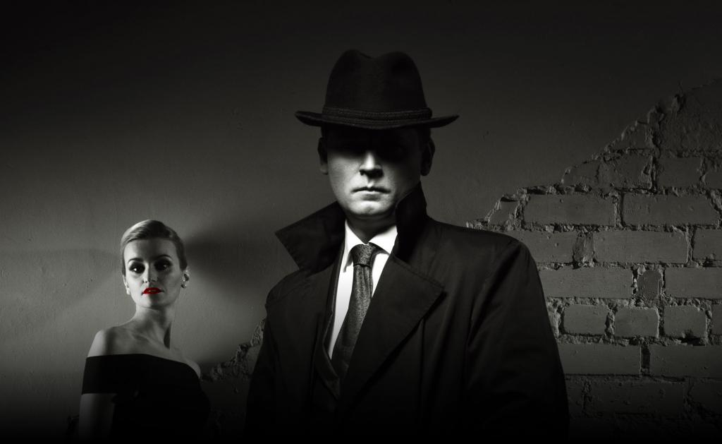 Femme et homme mystérieux